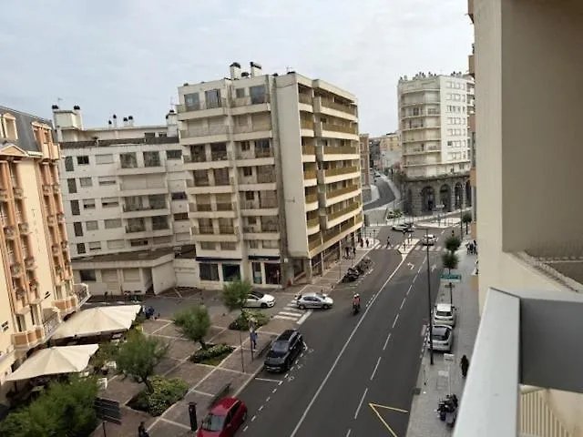 Elegant Studio, 2-4 People, Wifi, Pool, Parking Διαμέρισμα *