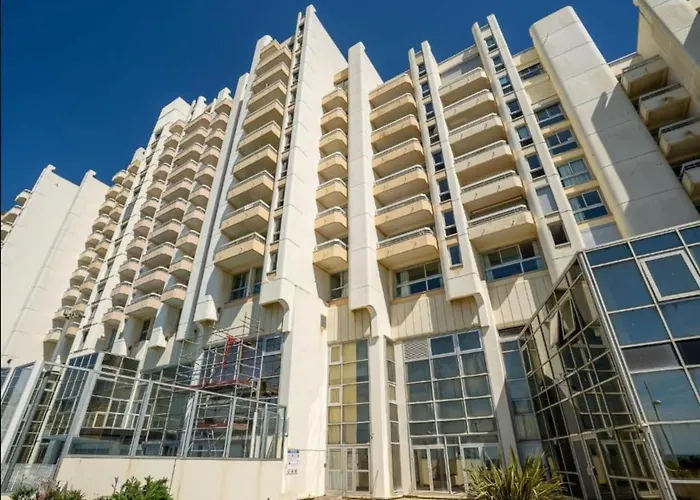 Διαμέρισμα Elegant Studio, 2-4 People, Wifi, Pool, Parking *