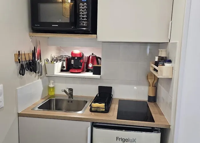 Elegant Studio, 2-4 People, Wifi, Pool, Parking *