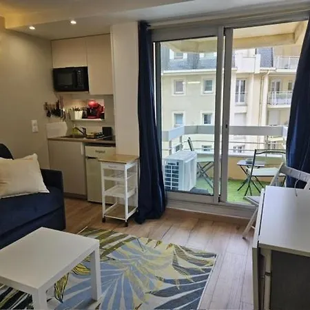 Elegant Studio, 2-4 People, Wifi, Pool, Parking * Biarritz