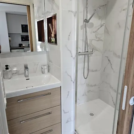 Elegant Studio, 2-4 People, Wifi, Pool, Parking Apartment Biarritz