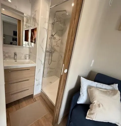 Elegant Studio, 2-4 People, Wifi, Pool, Parking * Biarritz