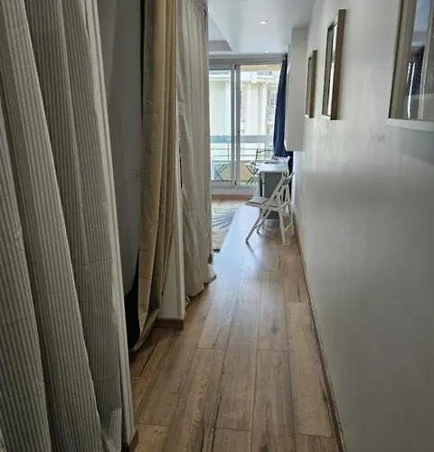 Elegant Studio, 2-4 People, Wifi, Pool, Parking Apartman