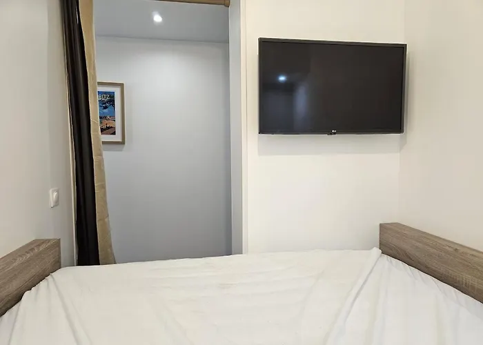 Elegant Studio, 2-4 People, Wifi, Pool, Parking