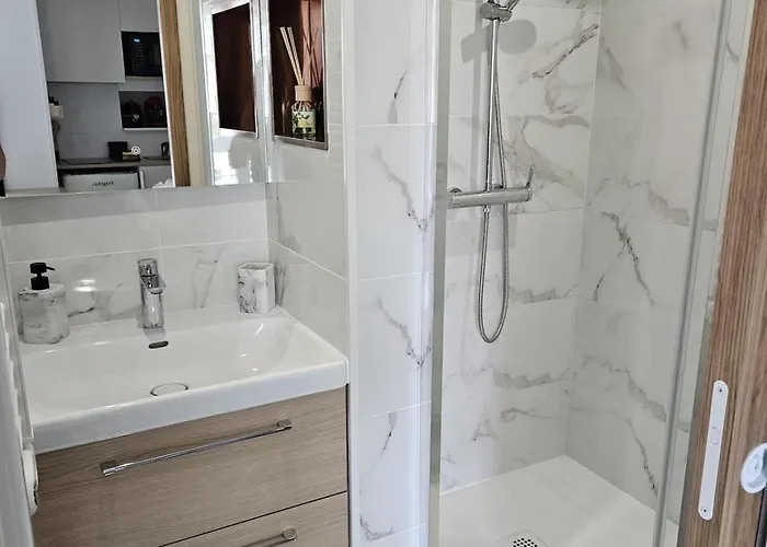 Elegant Studio, 2-4 People, Wifi, Pool, Parking Apartman Biarritz